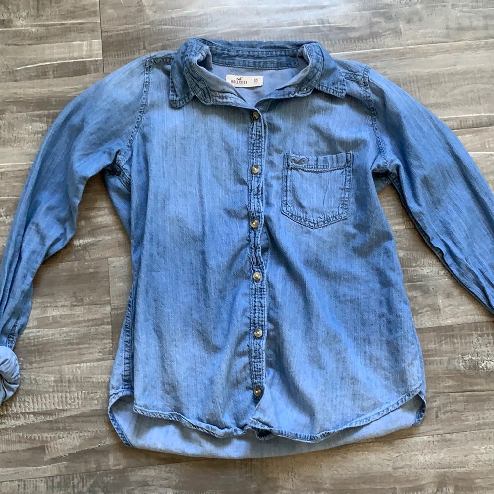 Hollister button up!
